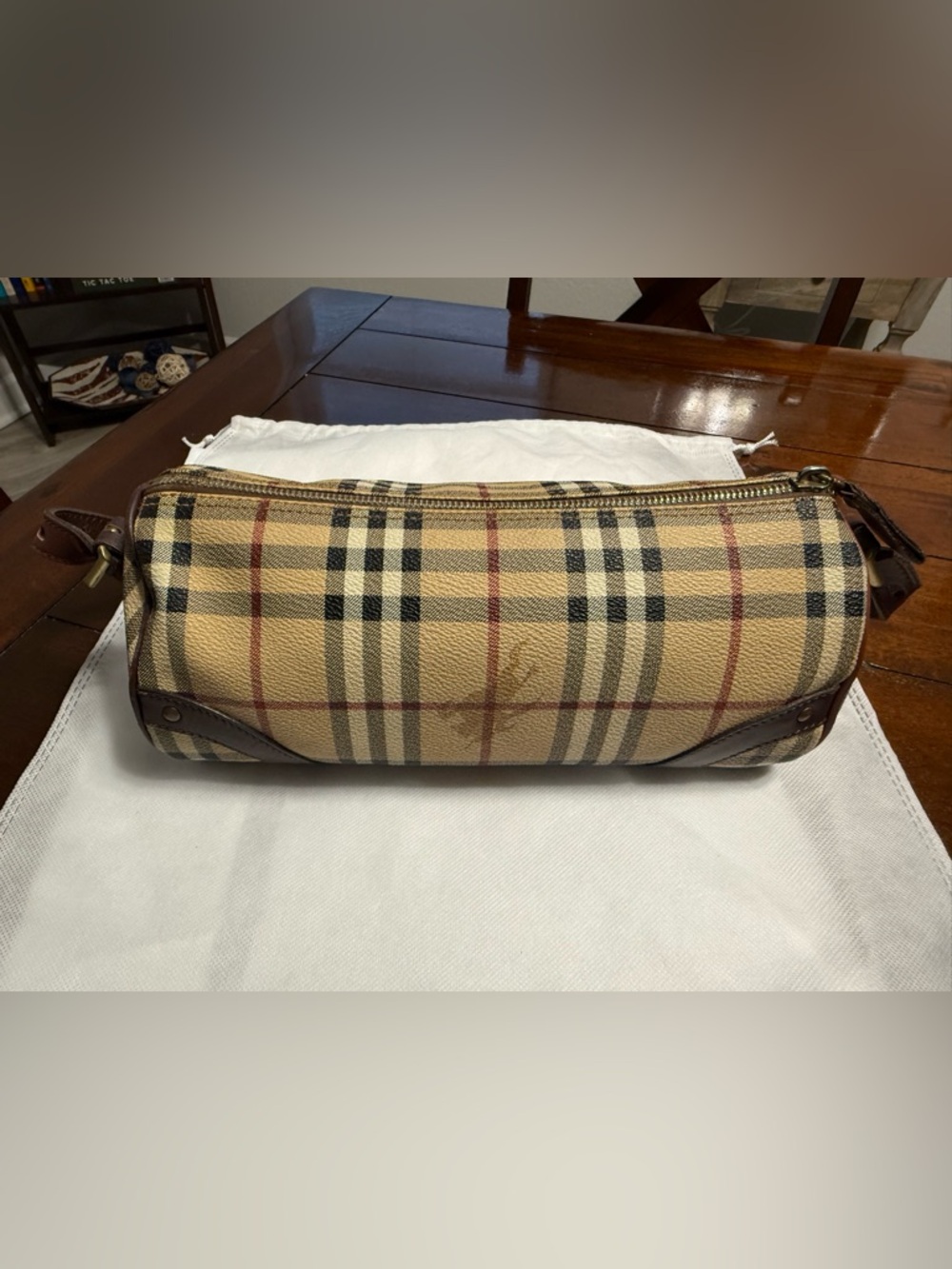 ✨👜SOLD👜🍾✨Auth. Vintage Burberry London Nova Check Barrel Baguette Bag Plaid Tan - Picture 2 of 10